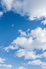 Obraz premium Beautiful white clouds in the blue sky.