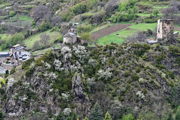 Andorra - Encamp - Kirche Sant Romà de les Bos & Torre dels Moros