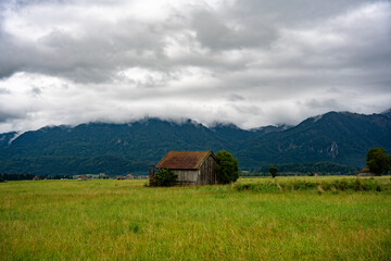 Fototapeta na wymiar Wolkenlandschaft, Stimmung, Landschaft, Loisach, Nebel, Kochelsee, Eichsee, Bayern, Oberbayern, Deutschland