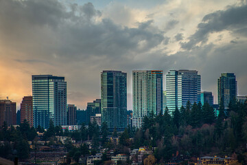 2021-09-28 SKYLINE OF THE CITY OF BELLEVUE WITH A NICE SUNSET IN WASHINGTON STATE