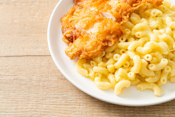 Mac and cheese with fried chicken