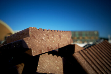 Circular construction material made from re-used waste plastics