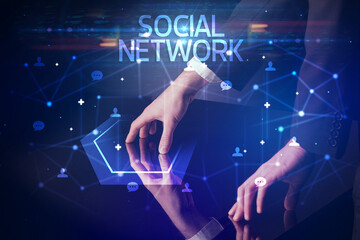 Navigating social networking with social icons