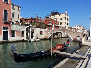 Fototapeta na wymiar The Architecture and Vibe of Venice 