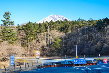 冬の富士山スカイライン（富士宮口辺り）から富士山の眺め