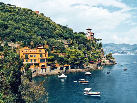 Paraggi coast with colored houses in Tigullio gulf, Portofino, Liguria