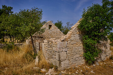 Fototapeta na wymiar Haus ruine Kroatien 