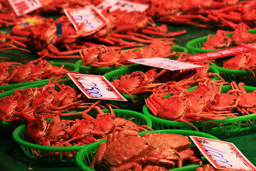 市場のカニの写真