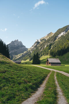 Alpenh&uuml;tte in den Schweizer Bergen