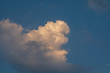 Ciel au cr&eacute;puscule