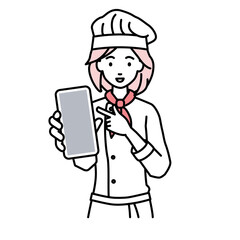立ってスマートフォンを指差してこちらに向けて見せている調理師の女性