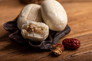 Steamed stuffed bun made of jujube, yogurt and flour, with 