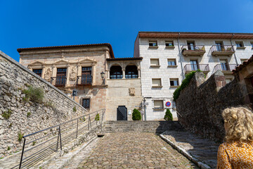 Obraz premium San Vicente de la Barquera village in Cantabria, Spain.