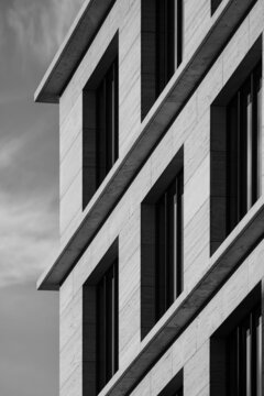 Natursteinfasse in Schwarz/Weiss, Detail, Architekturfotografie