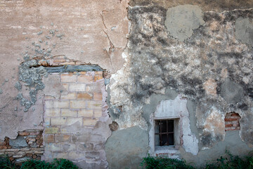 Dilapidated wall