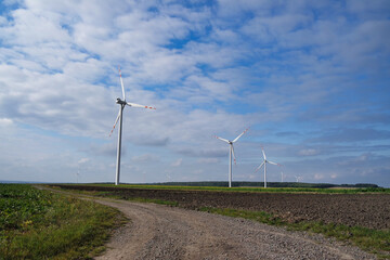 Elektrownia wiatrowa w wschodniej europie. - obrazy, fototapety, plakaty