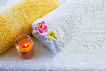 Obraz na płótnie Canvas Relax spa massage setting with thai herbal.