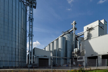 getreidesilos in worms-rheindürkheim