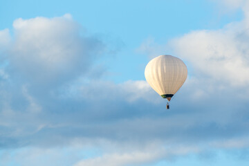 Fototapeta na wymiar balloon aerostat