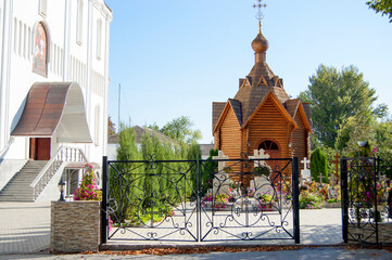 entrance to the cemetery