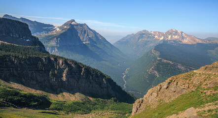 Fototapeta premium Highline Trail Scenic Views from Haystack Butte, Glacier National Park, Montana