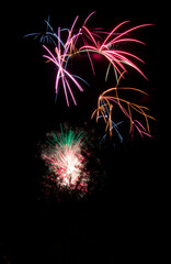 Fuegos artificiales de las fiestas locales de la ciudad de San Luis