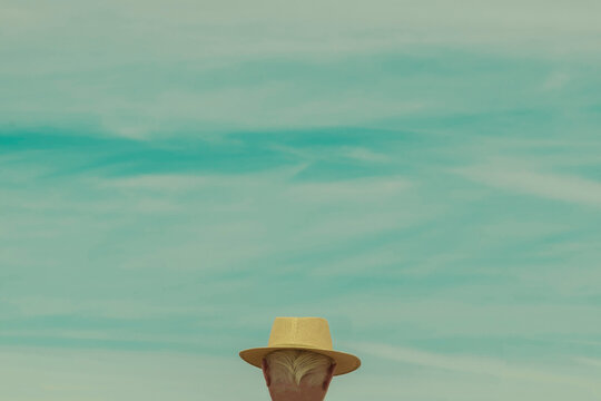 Cabeza con sombrero