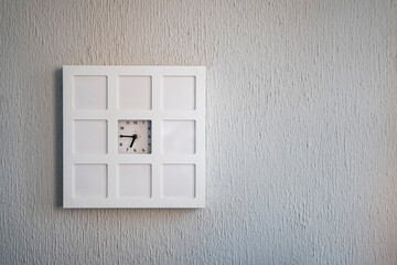 reloj porta retratos blanco