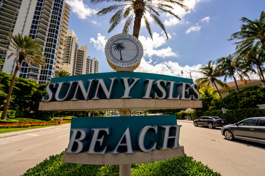 Sunny Isles Beach street sign on Collins Avenue
