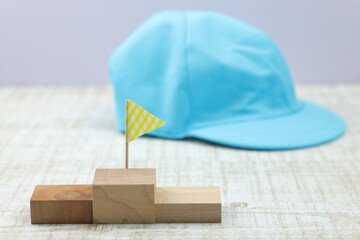 表彰台とカラー帽子　運動会イメージ