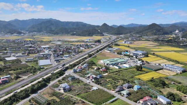 かみのやま温泉 上山市 山形県 東北 田園 秋 紅葉 高速道路 道路 空撮 ドローン