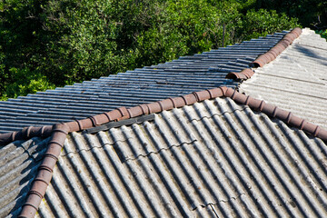 Roof made with ceramic