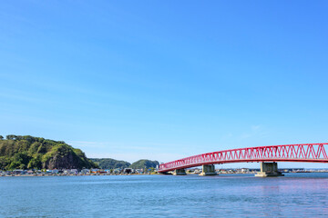 北海道　東部　厚岸の海と橋と町