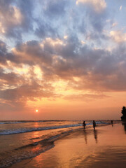 Fototapeta premium sunset on the beach with beautiful colors in the sky