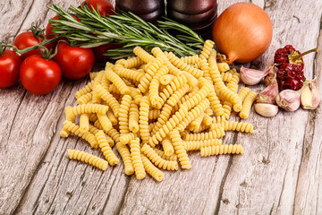 Raw Italian wheat pasta - Fusilli