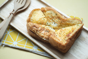 Monte cristo sandwich with ham and cheese