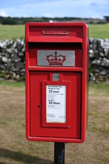Fototapeta na wymiar UK rural postbox