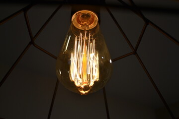 Incandescent lamp with tungsten filaments, yellow light