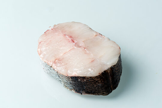 Rodaja de merluza fresca.