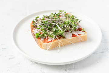 bread flavor with micro greens 