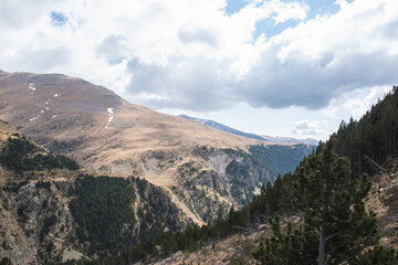 Fototapeta premium Mountains of the catalan pyrenees in the nuria valley