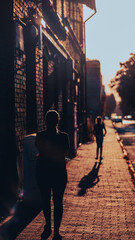 Spacer ku zachodzącemu słońcu ulicami śląska © Dominik Zarębski