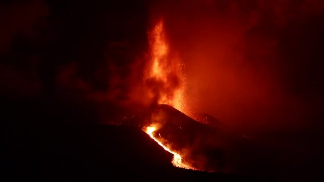 Erupci&oacute;n volc&aacute;nica del volc&aacute;n Cumbre Vieja en la Isla de La Palma en Las Canarias.