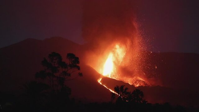Erupci&oacute;n volc&aacute;nica del volc&aacute;n Cumbre Vieja en la Isla de La Palma en Las Canarias.