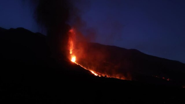 Erupci&oacute;n volc&aacute;nica del volc&aacute;n Cumbre Vieja en la Isla de La Palma en Las Canarias.