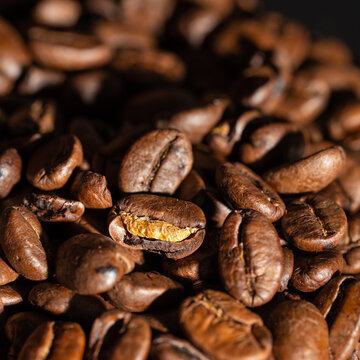 Coffee bean macro © Adam