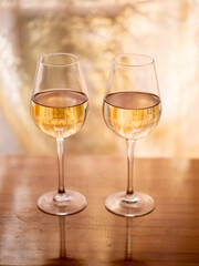 2 glasses of white wine