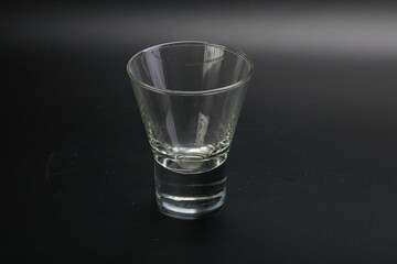Empty glass for vine or water