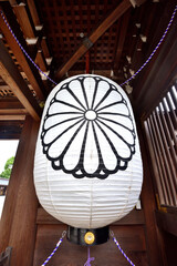 寒川神社神門の提灯