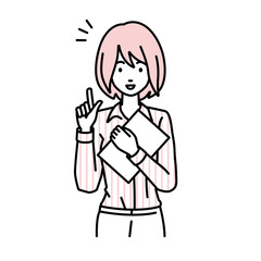 立って書類を手に持って何かひらめいたブラウスの女性